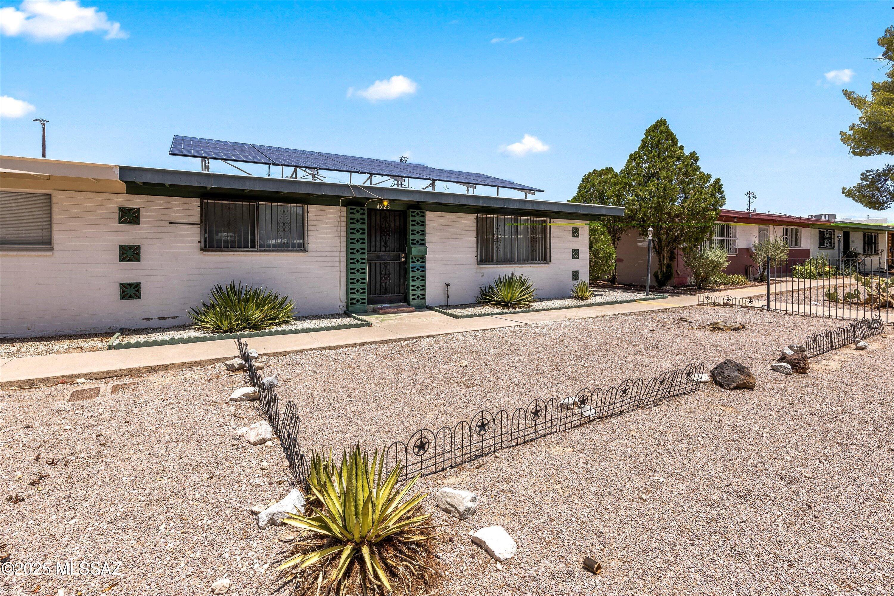 Property Photo: 4923 S Cherry Avenue AZ 85706