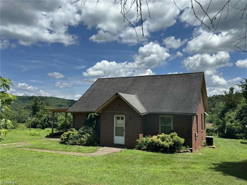 Property Photo:  326 Roaring Gap Church Road  NC 28621 