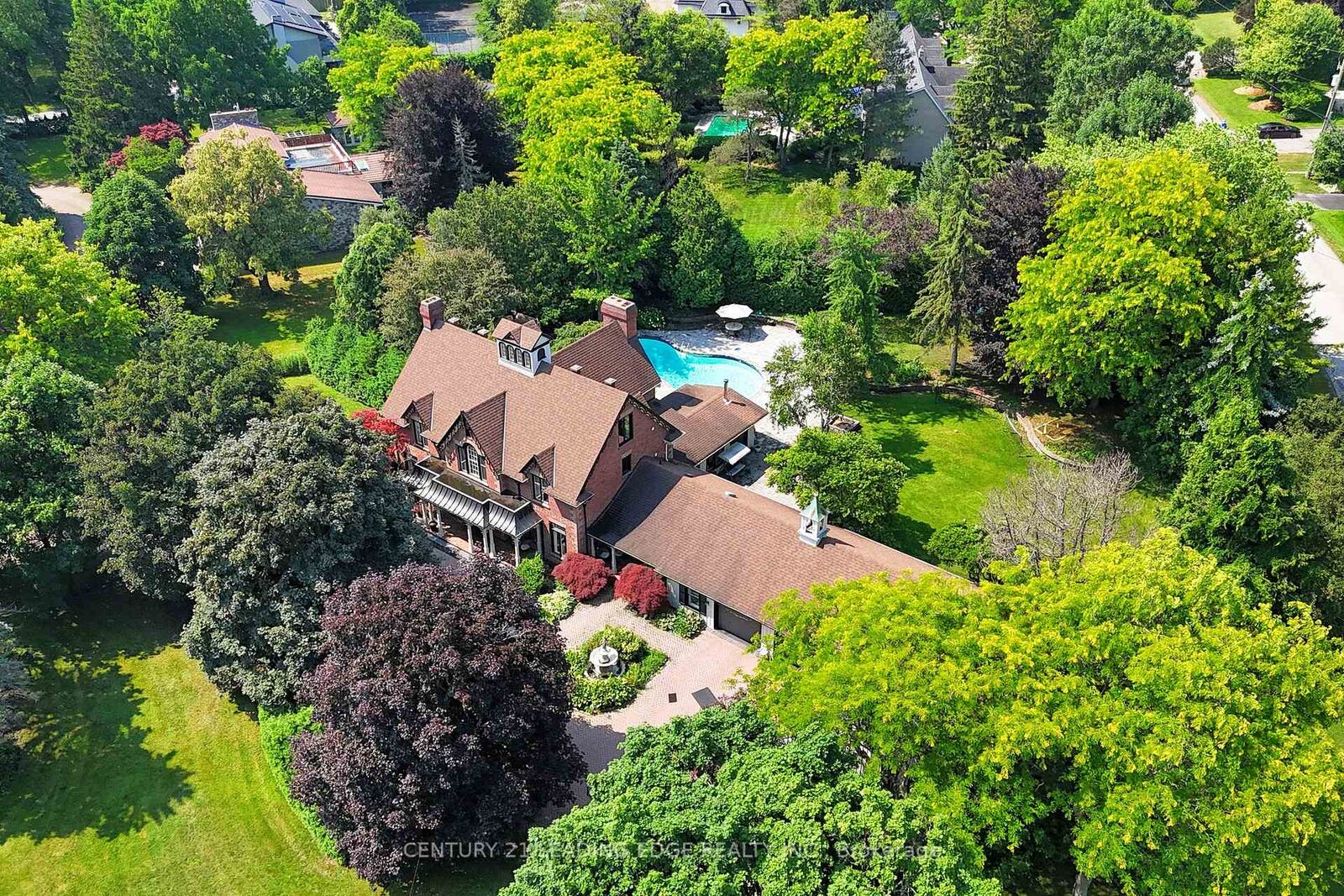 Property Photo:  18 Ridgevale Drive  ON L6B 1A8 