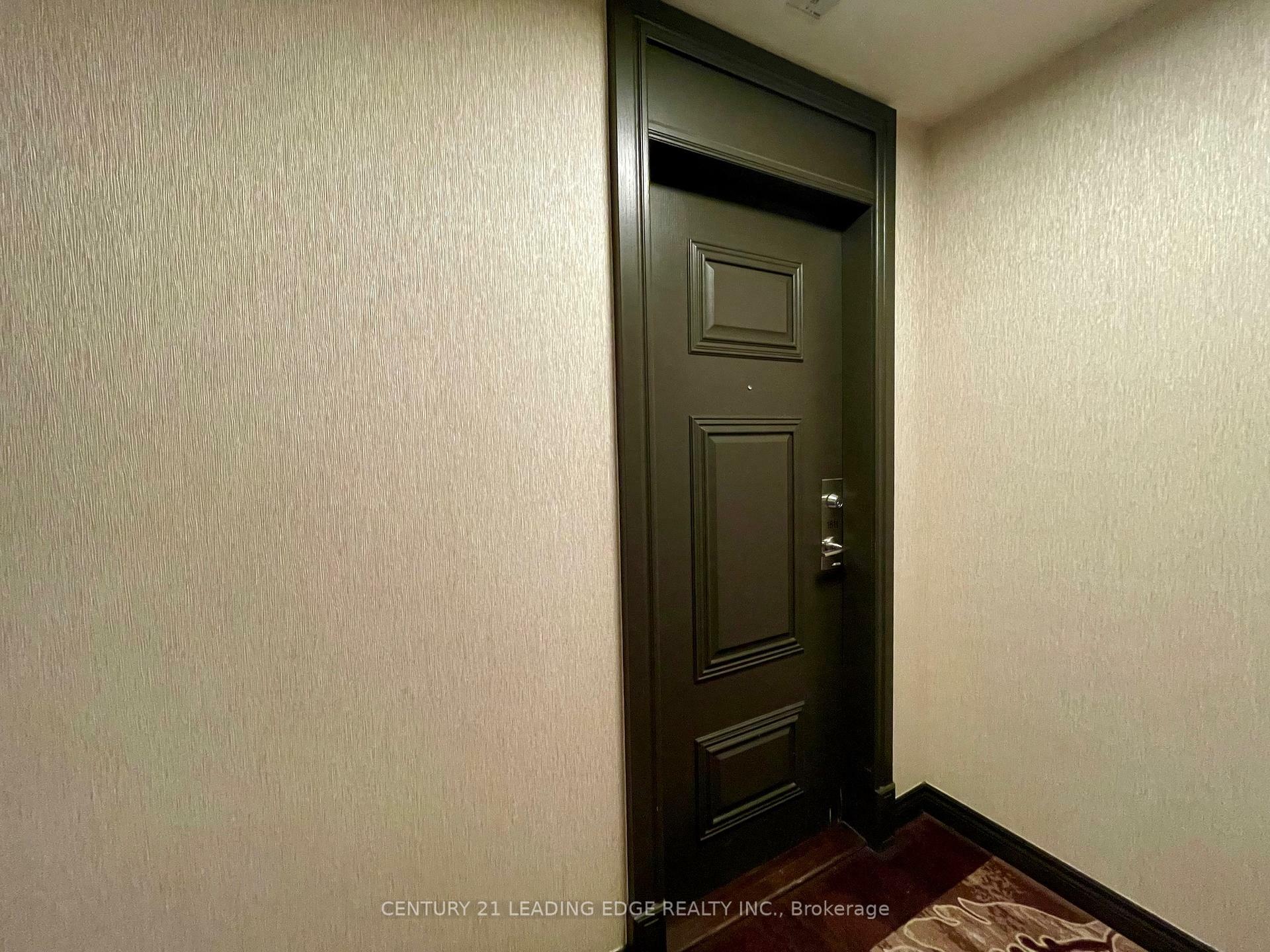 Property Photo: 28 Olive Avenue 1611 ON M2N 7E6