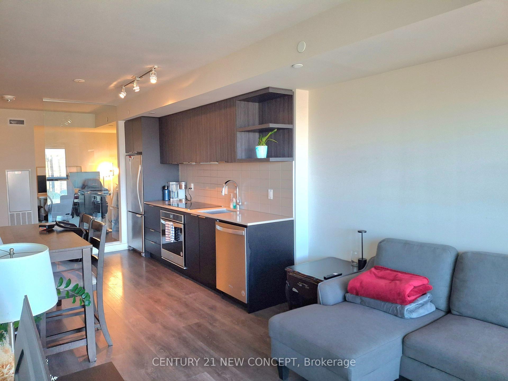 Property Photo: 6 Sonic Way 2006 ON M3C 0P1