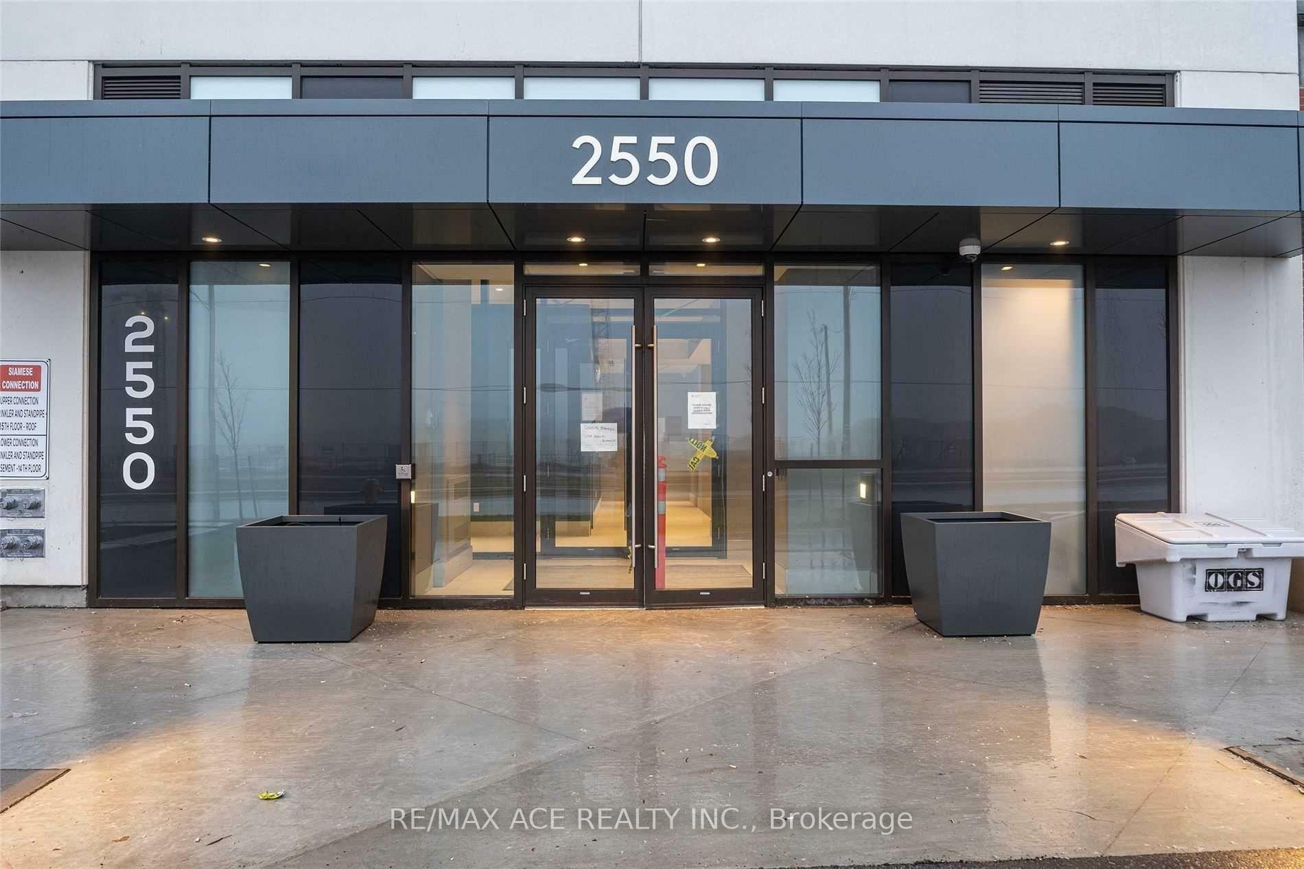 Property Photo: 2550 Simcoe Street N 1402 ON L1L 0R5