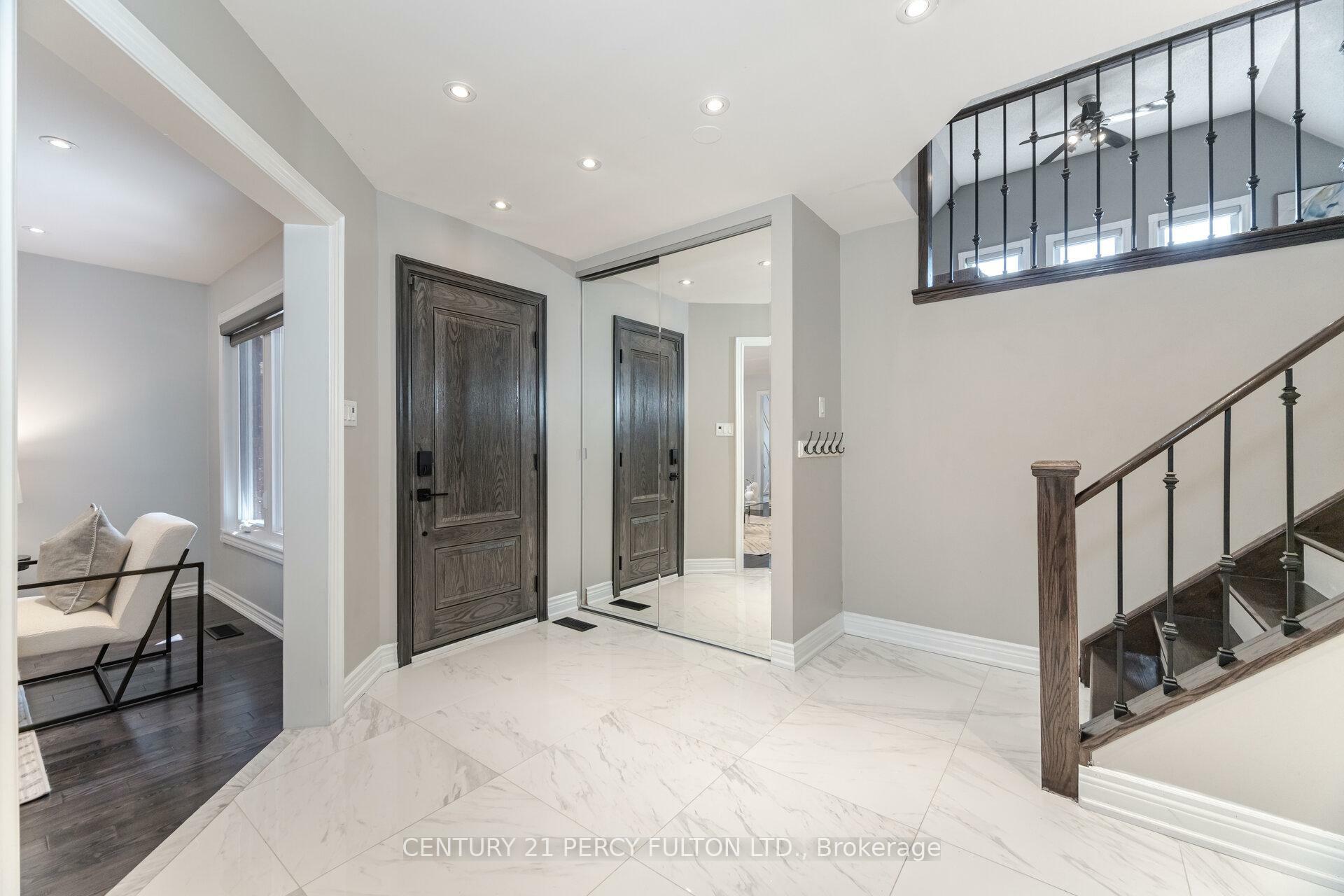 Property Photo: 61 Fencerow Drive ON L1R 1Y3