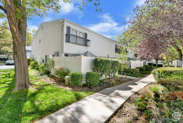 Property Photo: 607 E 4030 S UT 84107