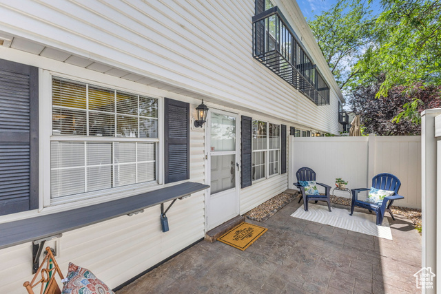 Property Photo: 607 E 4030 S UT 84107