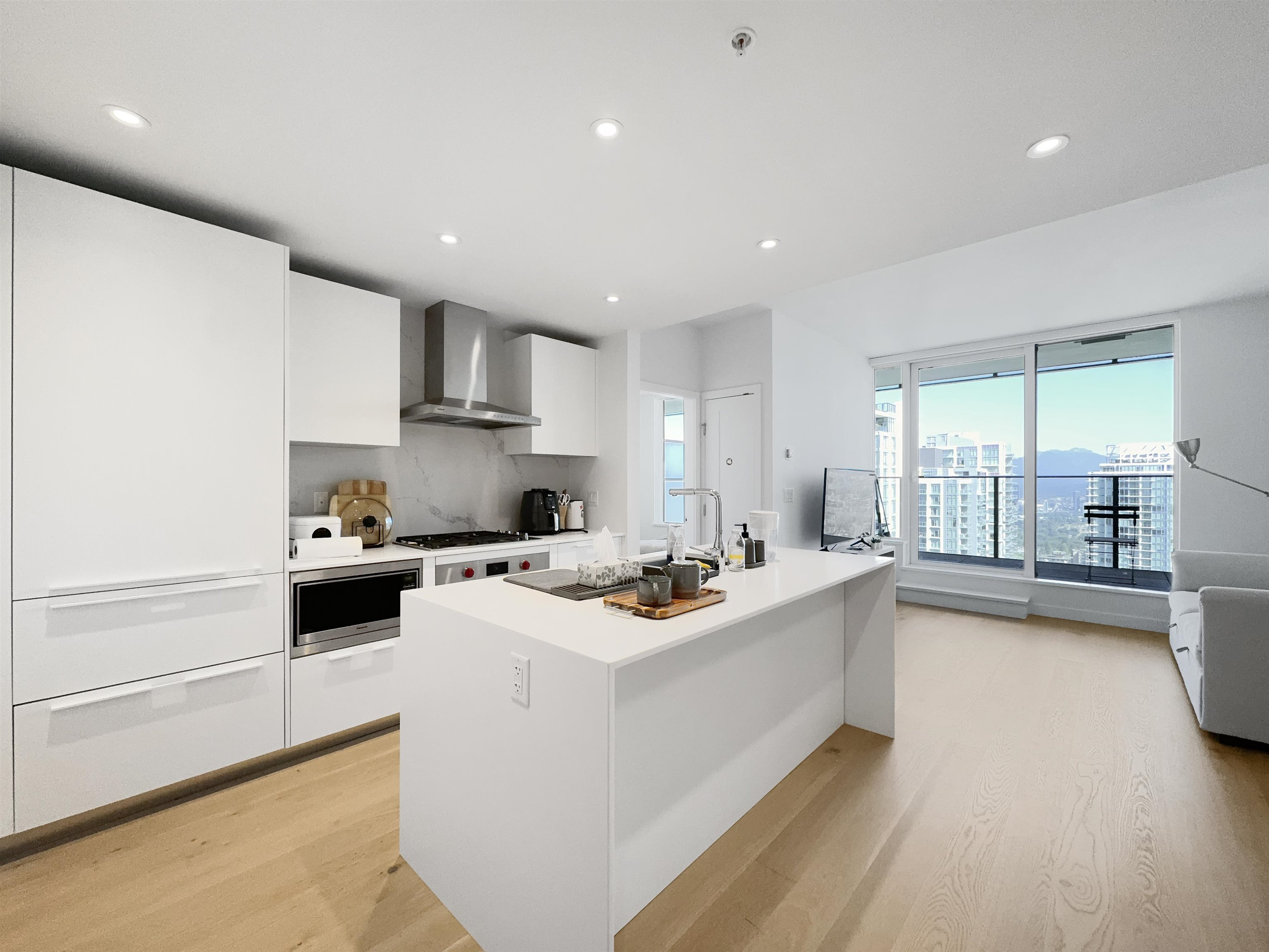 Property Photo: 6699 Dunblane Avenue 33xx BC V5H 0J8