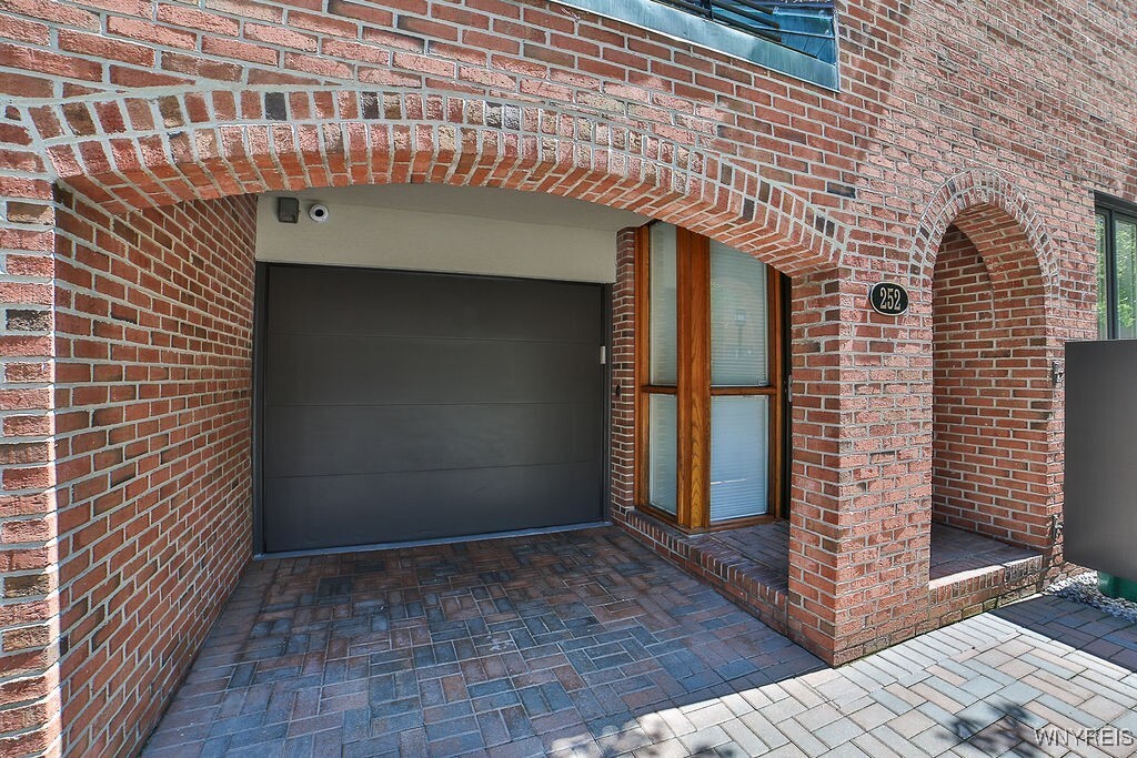 Property Photo: 252 Rivermist Drive NY 14202