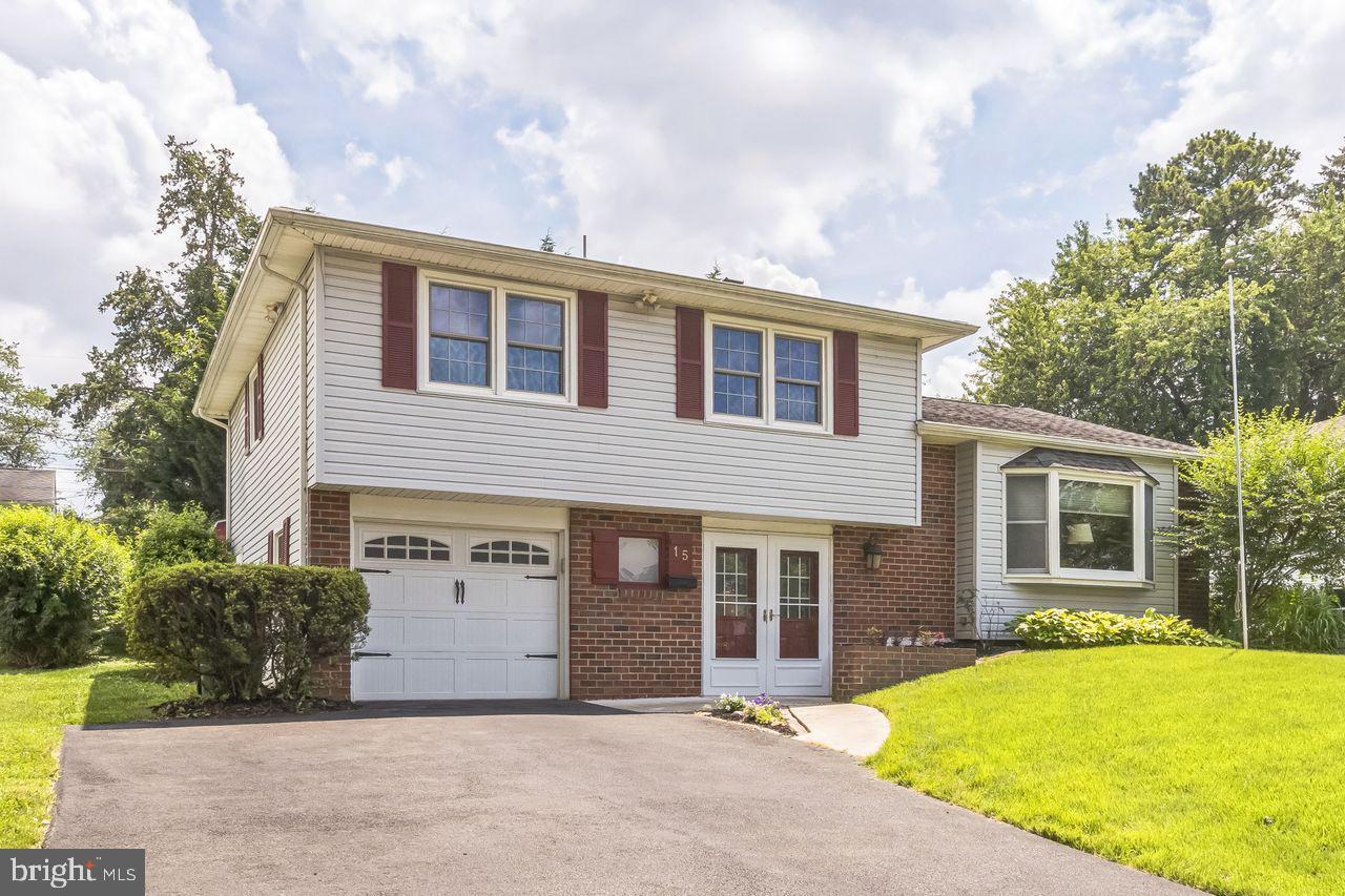 Property Photo: 15 Pinedale Road DE 19711