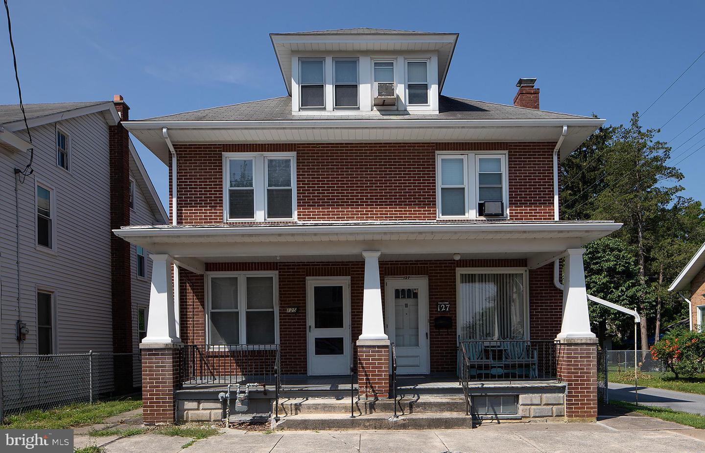 Property Photo: 125 N Lincoln Street PA 17078