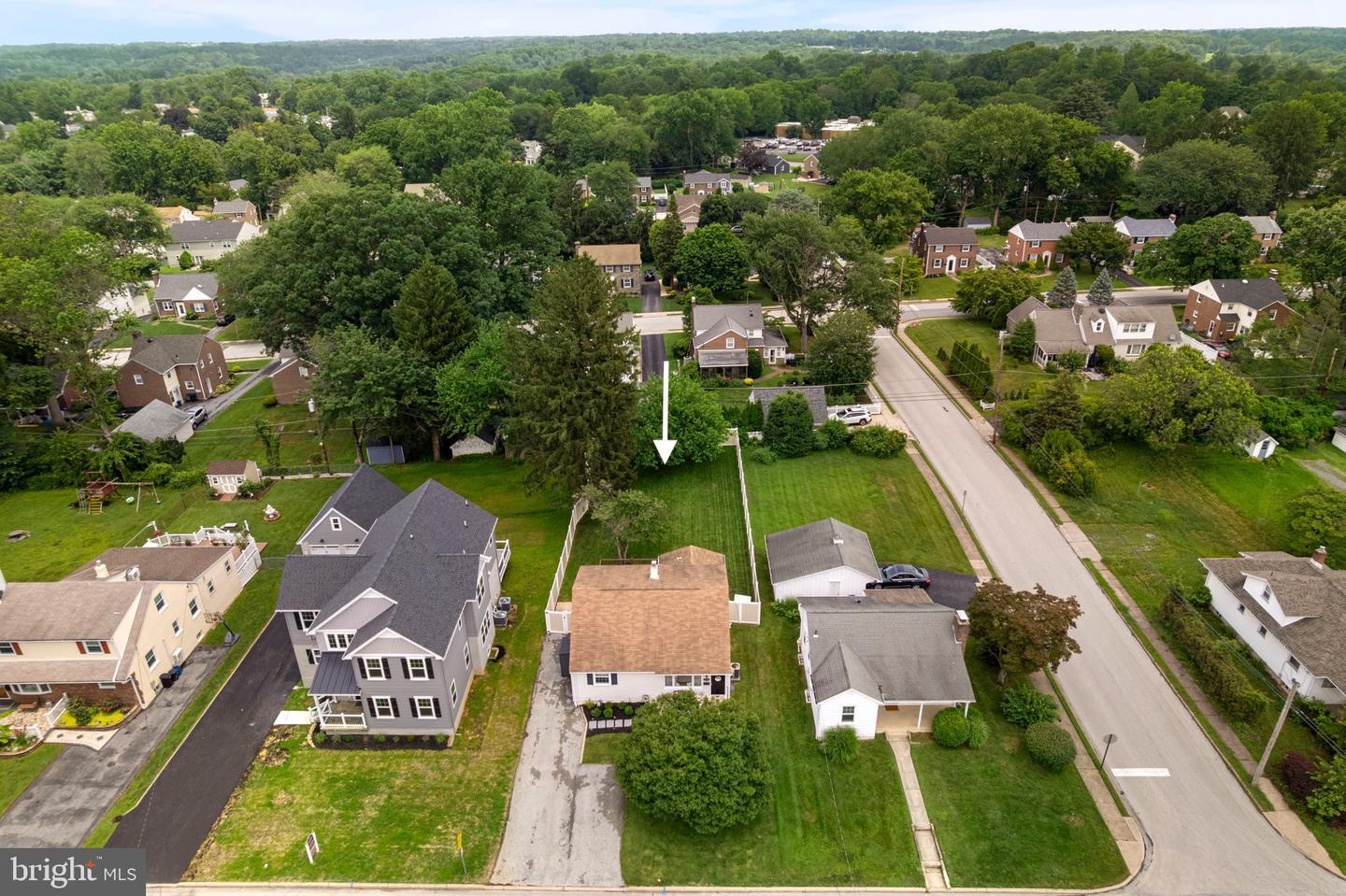 Property Photo:  2625 Summit Avenue  PA 19008 