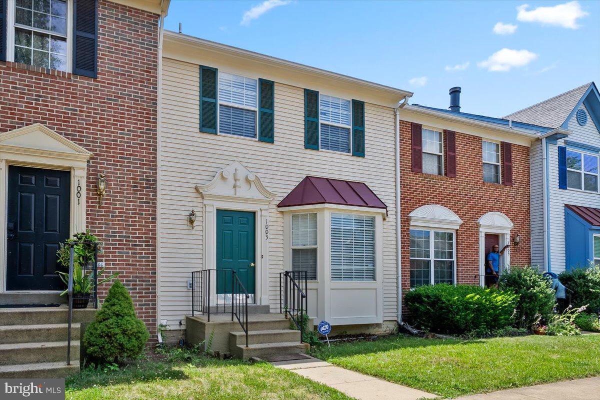 Property Photo:  1003 Smartts Lane NE  VA 20176 