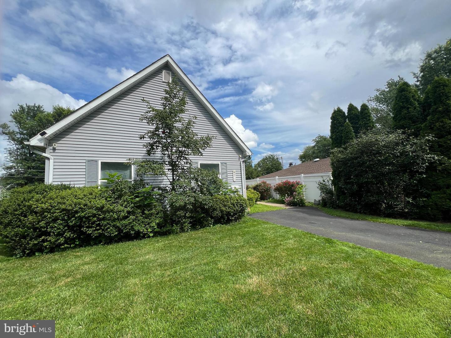 Property Photo: 473 Monroe PA 19047