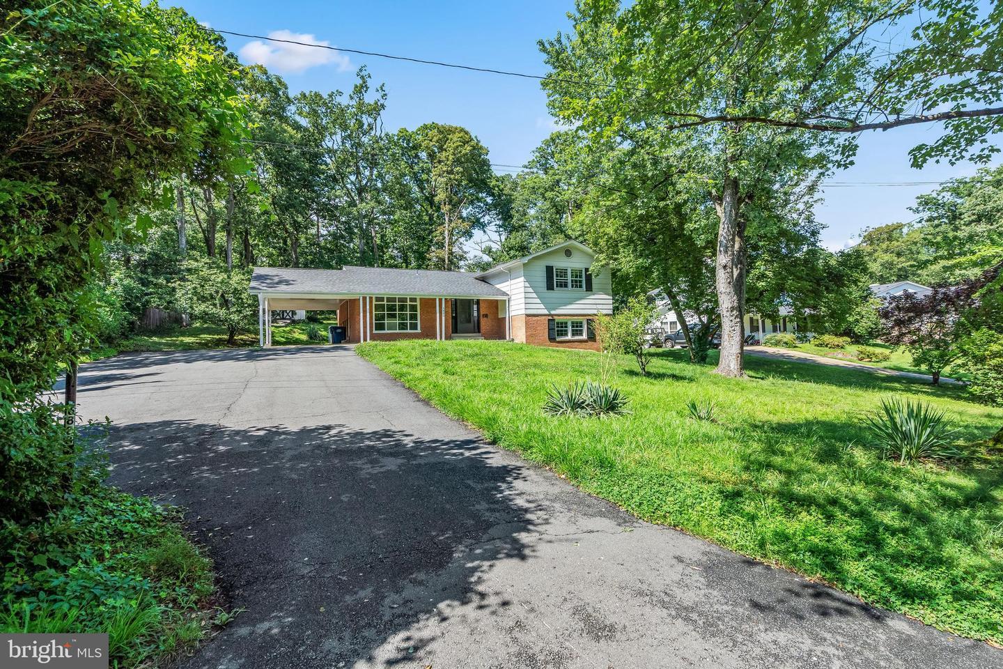 Property Photo:  6828 Winter Lane  VA 22003 