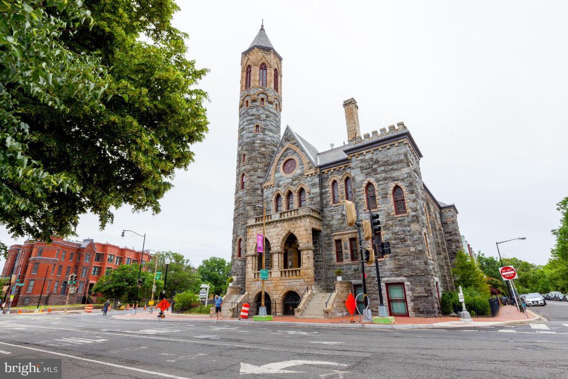 Property Photo:  609 Maryland Avenue NE 4  DC 20002 