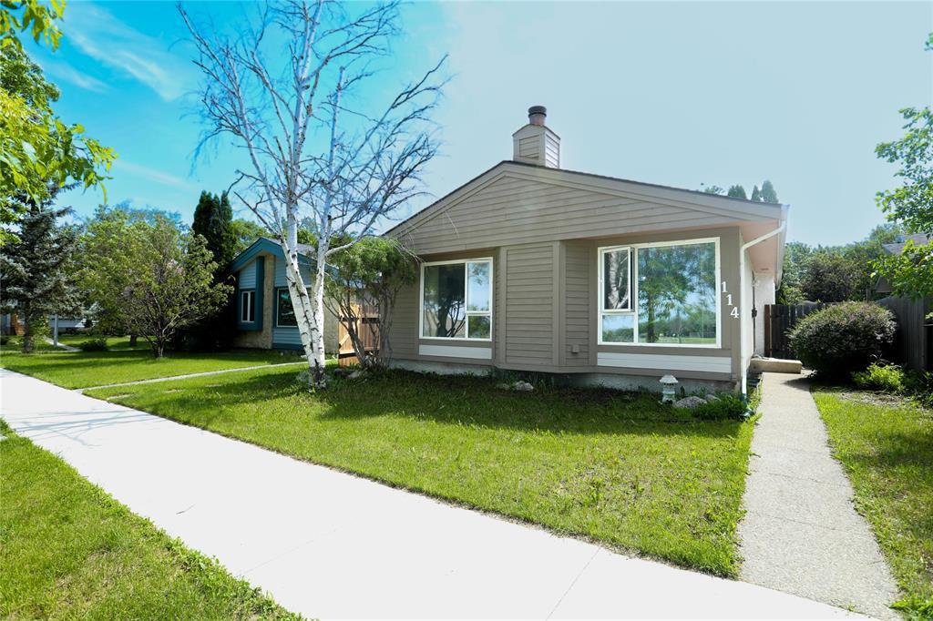 114 John Forsyth Road  Winnipeg MB R2N 1R8 photo