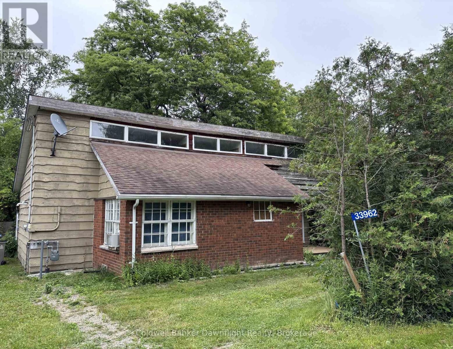 Property Photo: 33962 Highlands Drive ON N0M 1N0