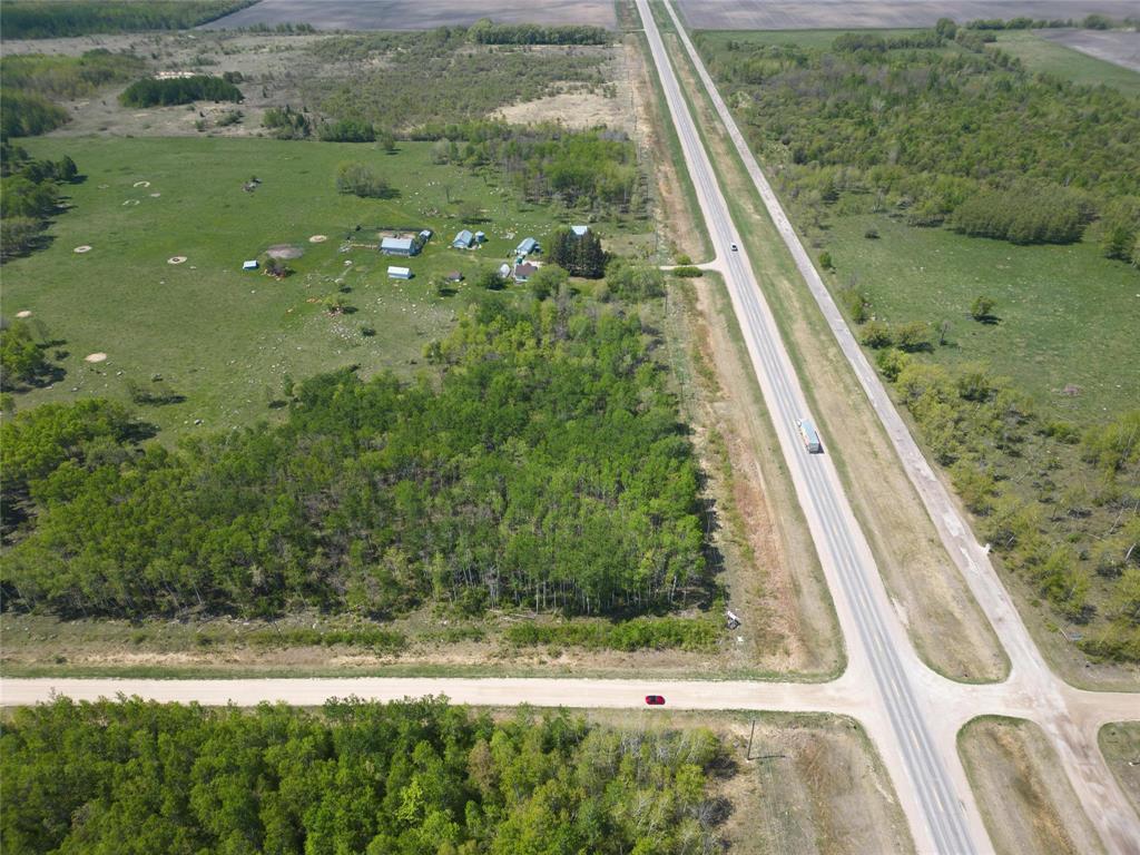 Property Photo: 2 Mitchell Road MB R0E 0C0