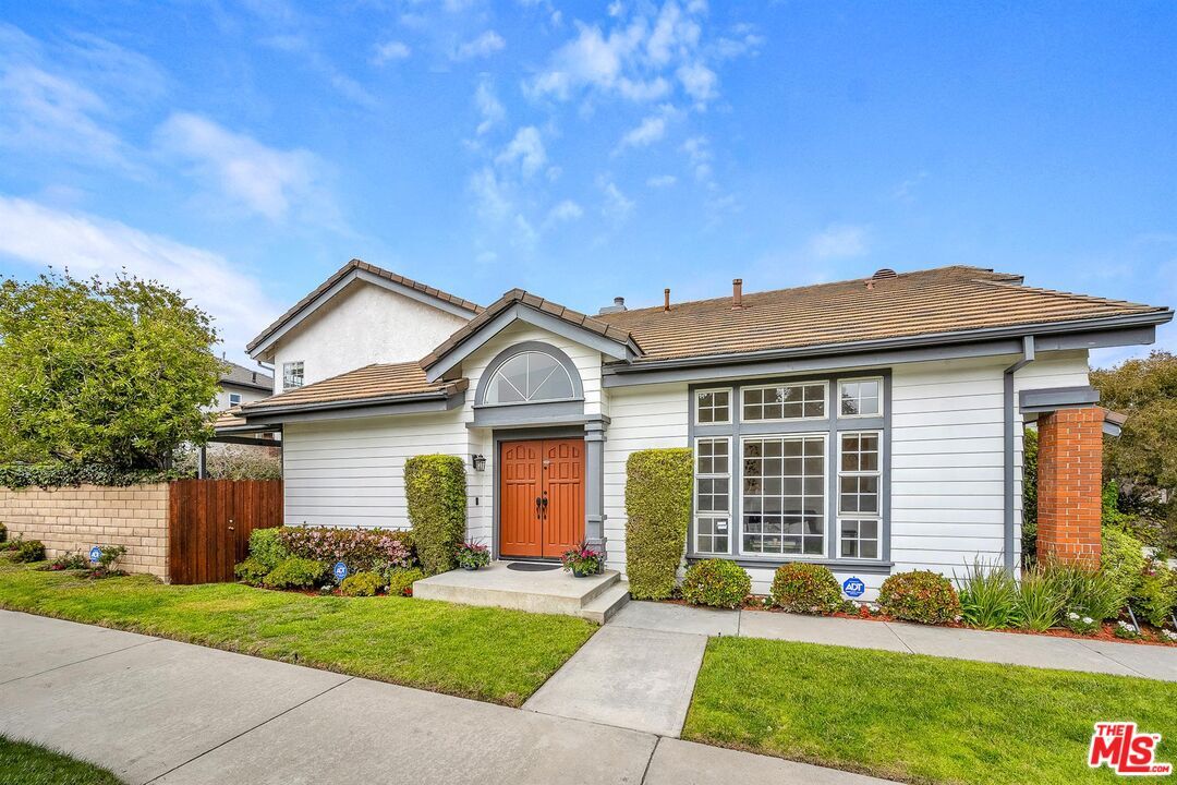 8319 Berger Ave  Playa Del Rey CA 90293 photo