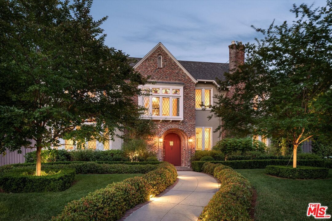 Property Photo: 322 Lorraine Blvd CA 90020