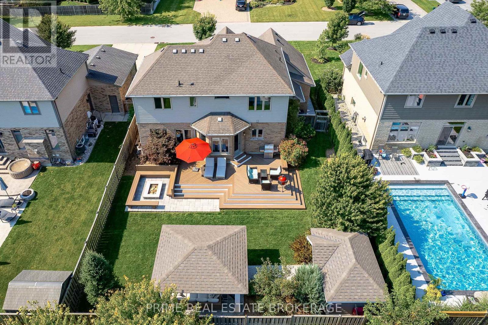 Property Photo: 56 Fieldstone Crescent South ON N0L 1R0