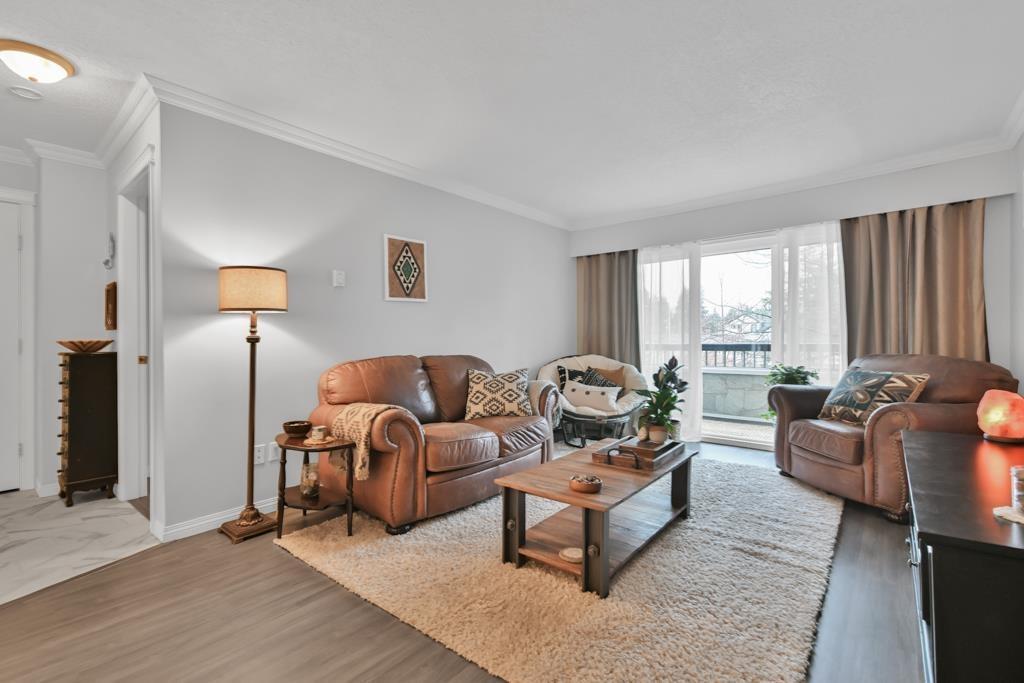 Property Photo:  2211 Clearbrook 215  BC V2T 2X4 