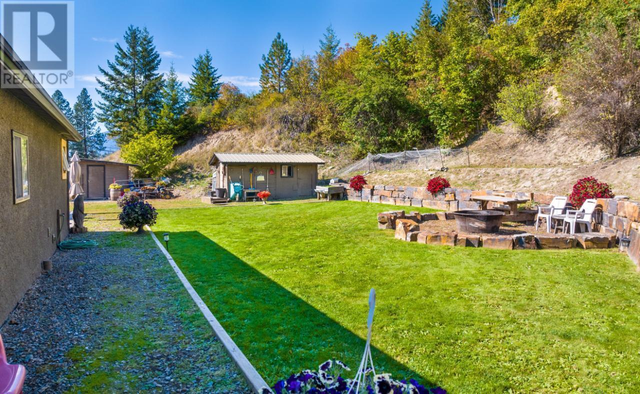 Property Photo: 3706 3 Highway BC V0B 1K0