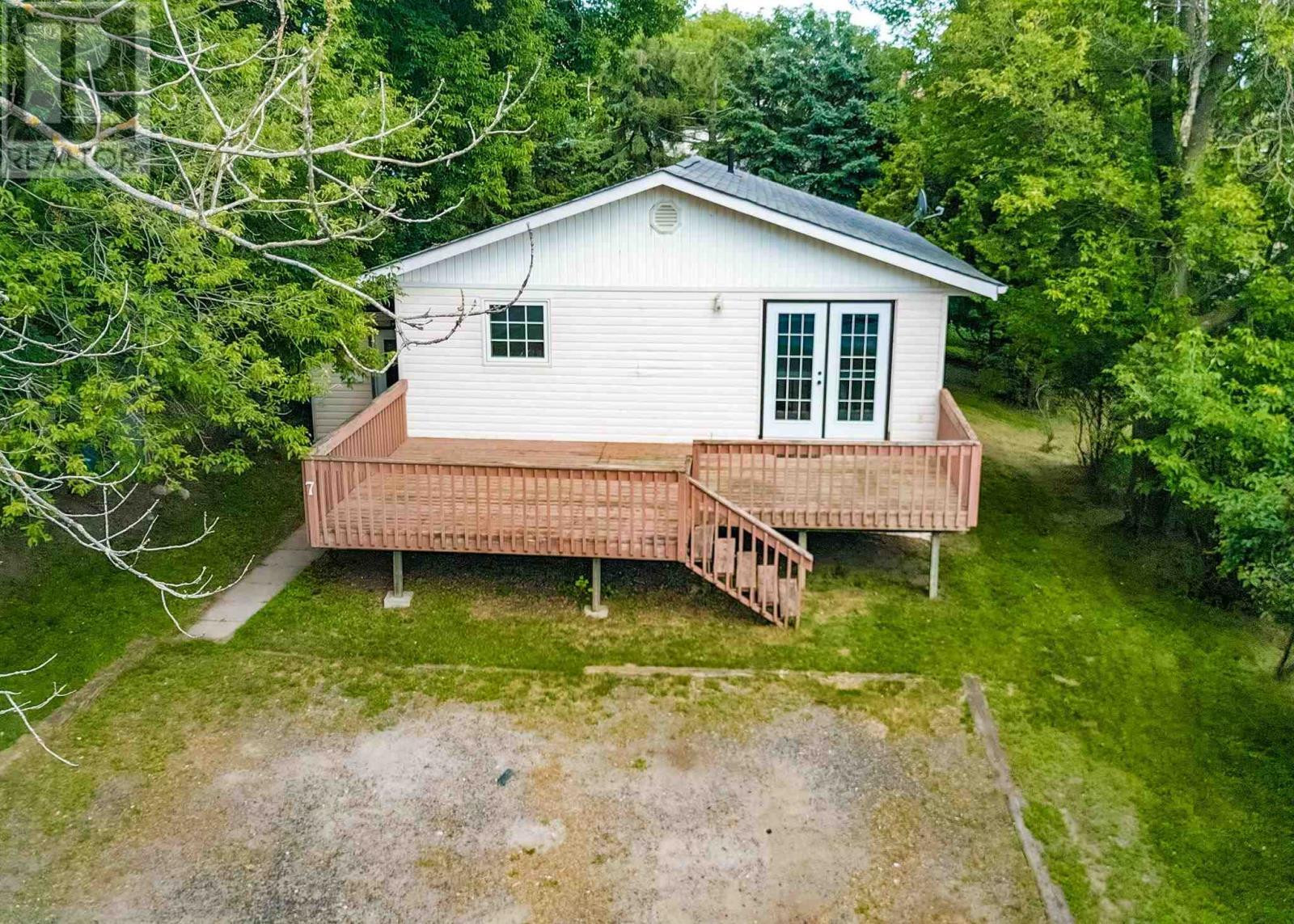Property Photo: 7 Mascott Ave ON P9N 3A1