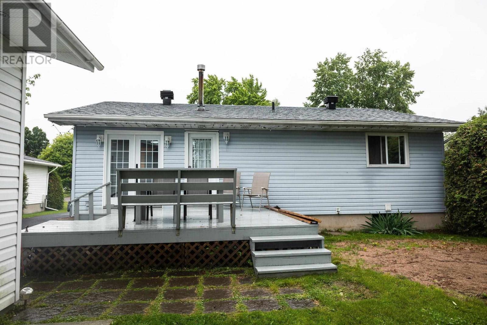 Property Photo: 74 Chicora Cres ON P6A 5S9