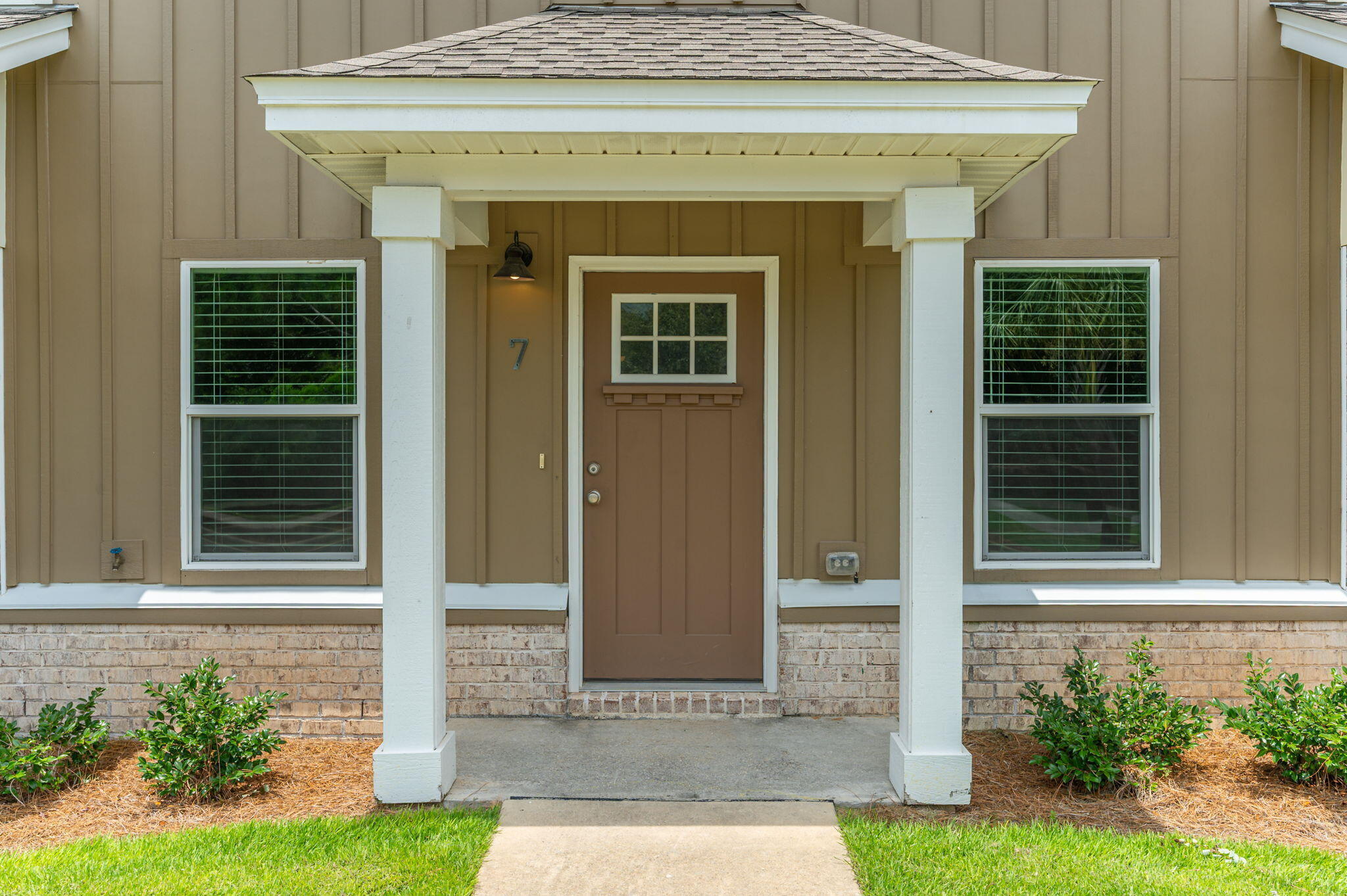 Property Photo: 400 Mattie M Kelly Boulevard 7 FL 32541