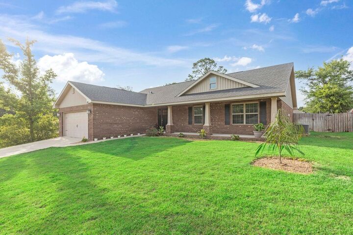 Property Photo: 2365 Genevieve Way FL 32536