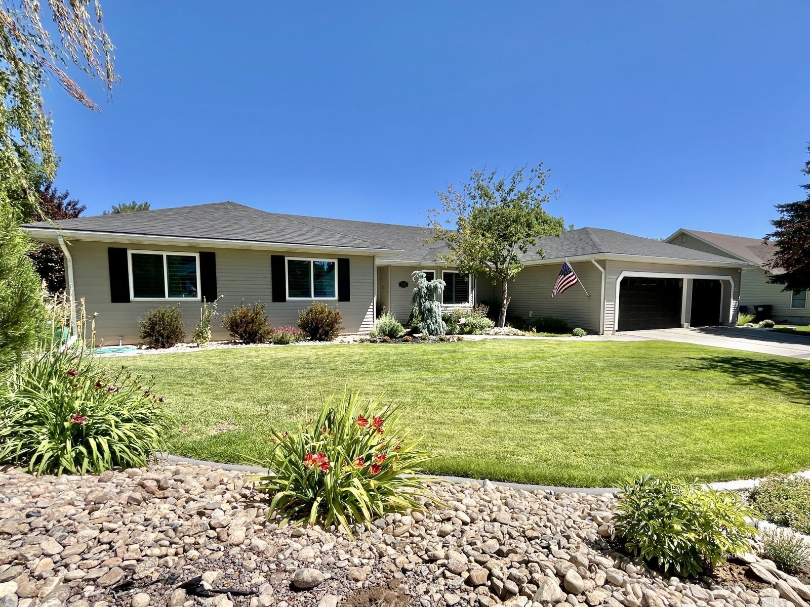Property Photo: 2034 Ruby View Drive NV 89801