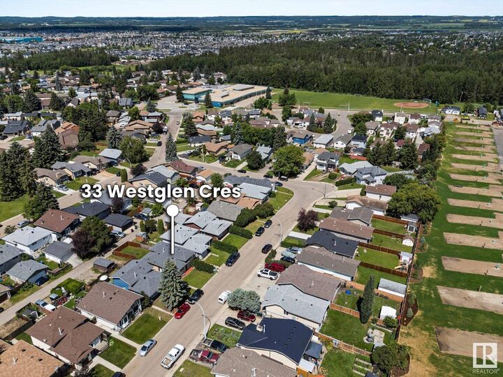 Property Photo: 33 Westglen Crescent AB T7X 1W1
