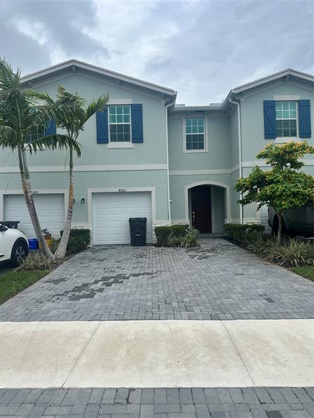 Property Photo: 4182 Lagoon Shore Dr FL 33467