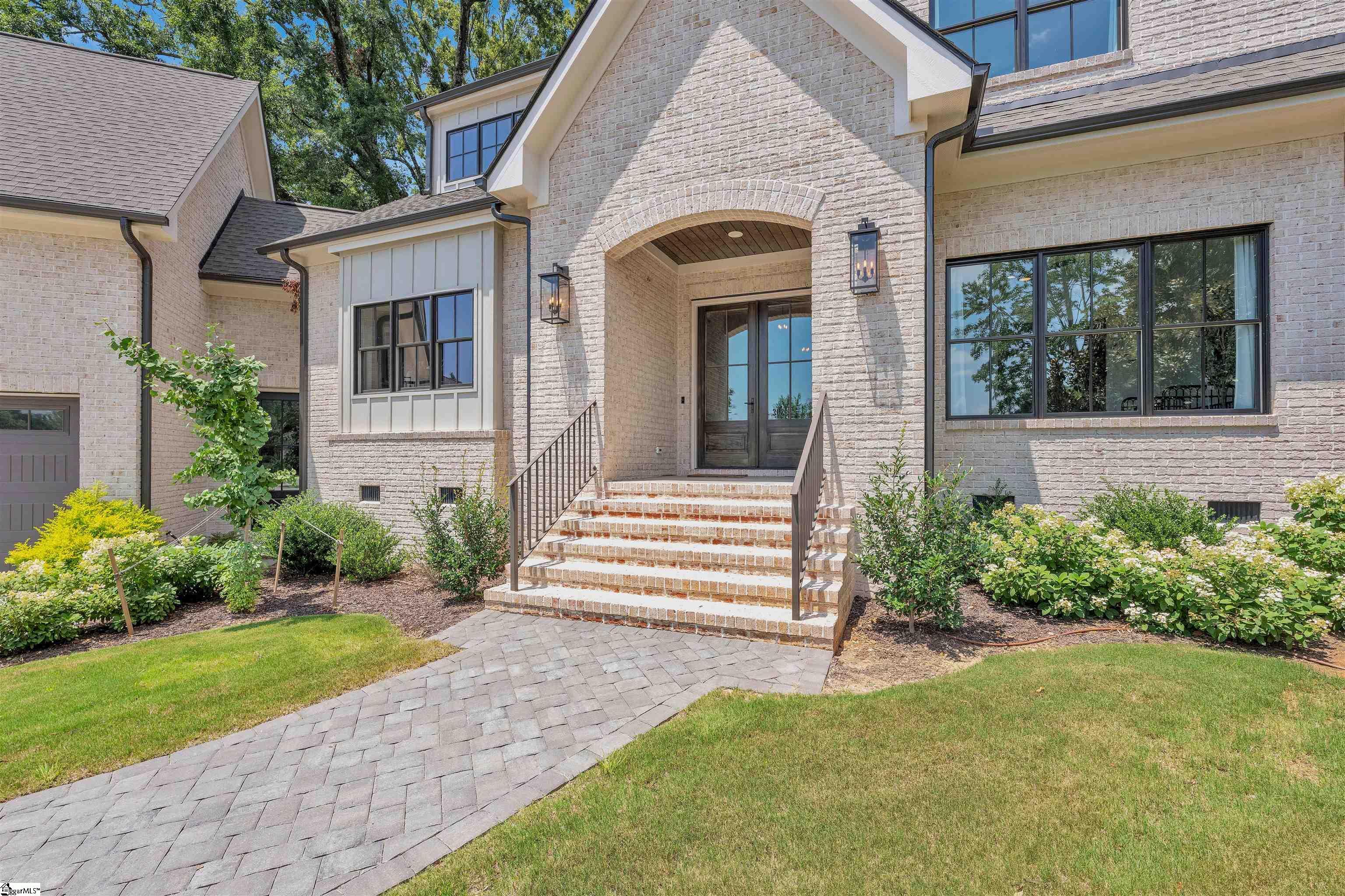 Property Photo: 302 Capri Court SC 29609