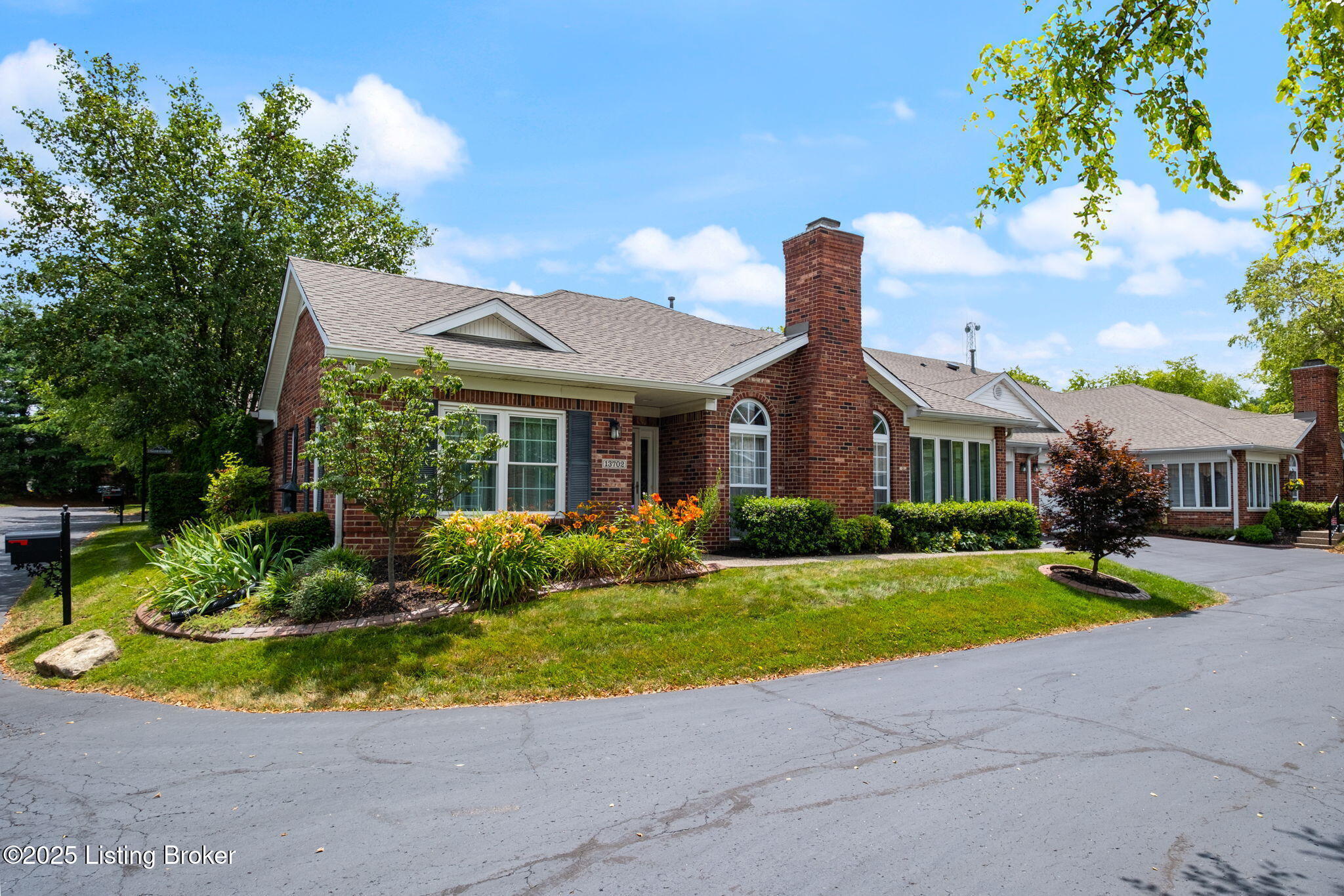 Property Photo: 13702 Beowulf Ct KY 40299
