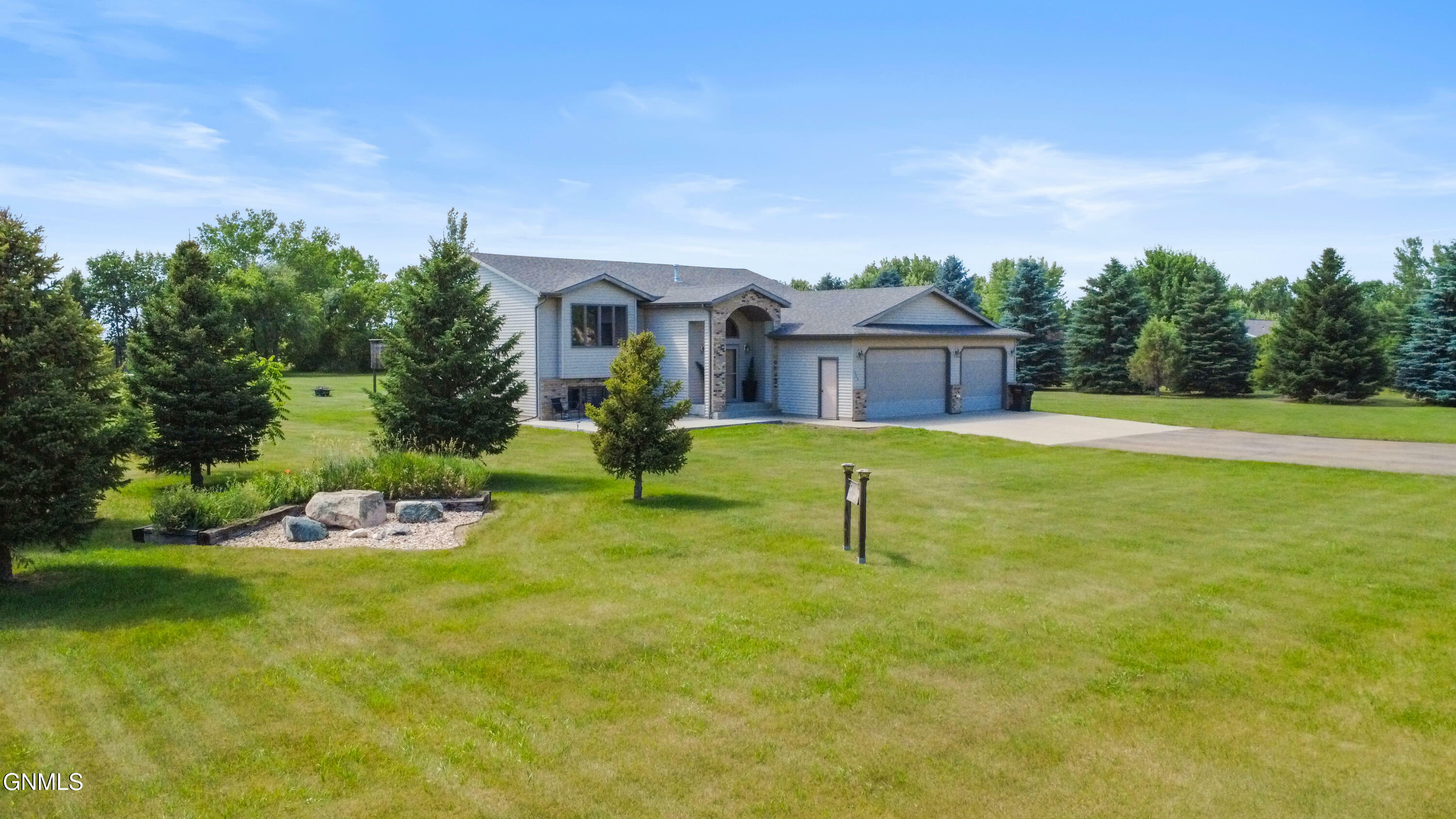 Property Photo: 608 Barston Lane ND 58501
