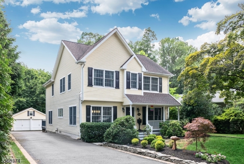 55 Woodland Ave  Allendale Boro NJ 07401 photo