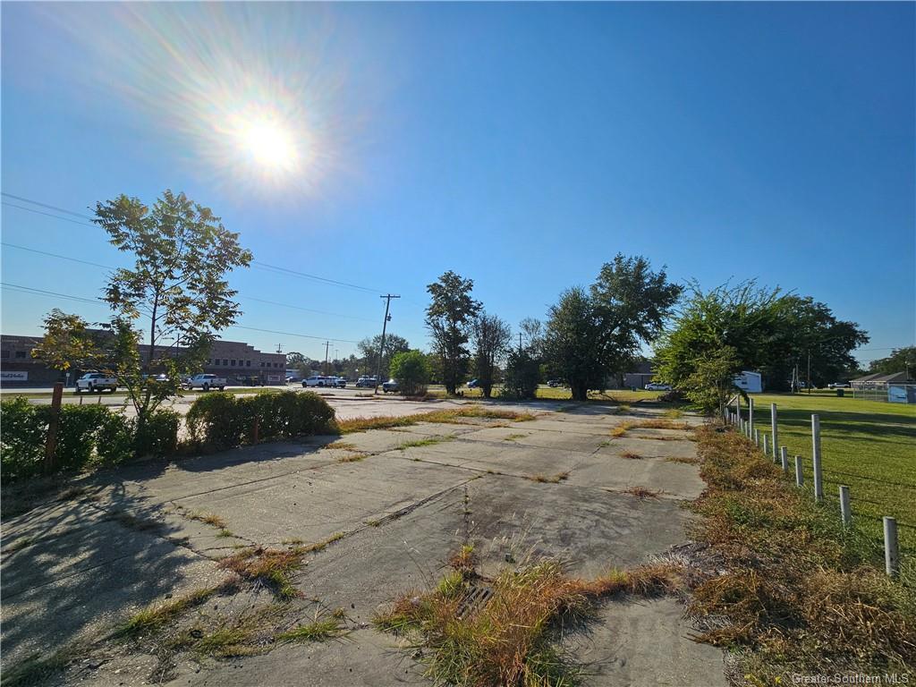 Property Photo:  319 E Napoleon Street  LA 70663 
