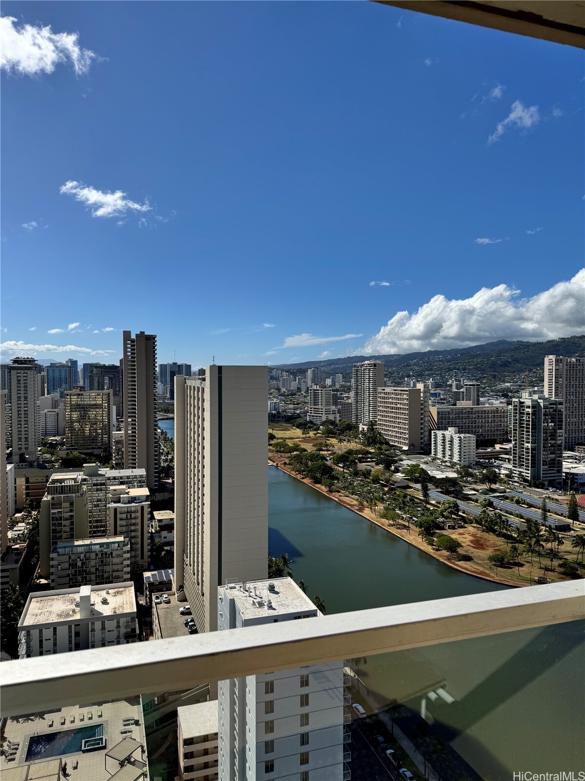 Property Photo: 445 Seaside Avenue 3516 HI 96815