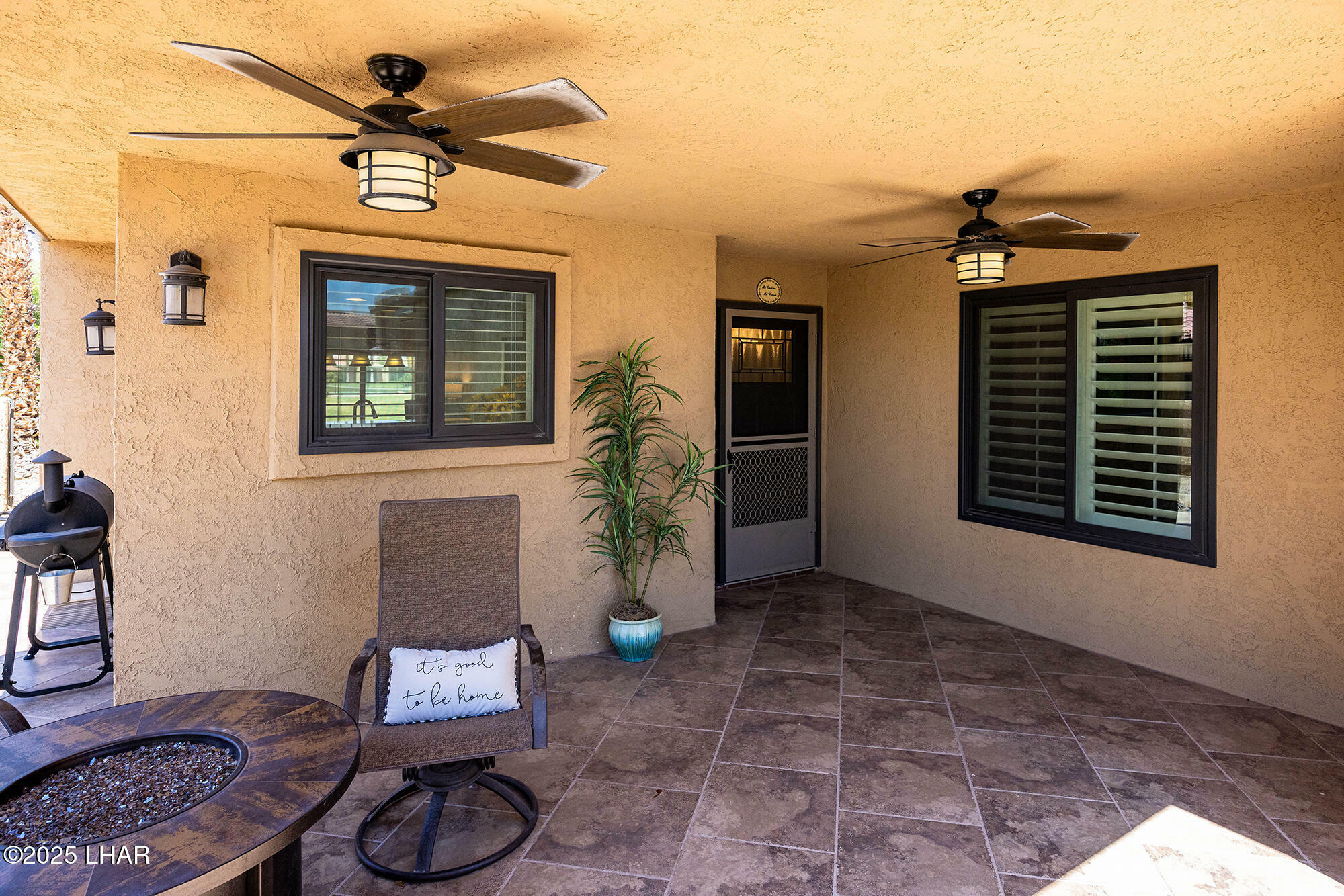 Property Photo: 1402 McCulloch Blvd 27 AZ 86403