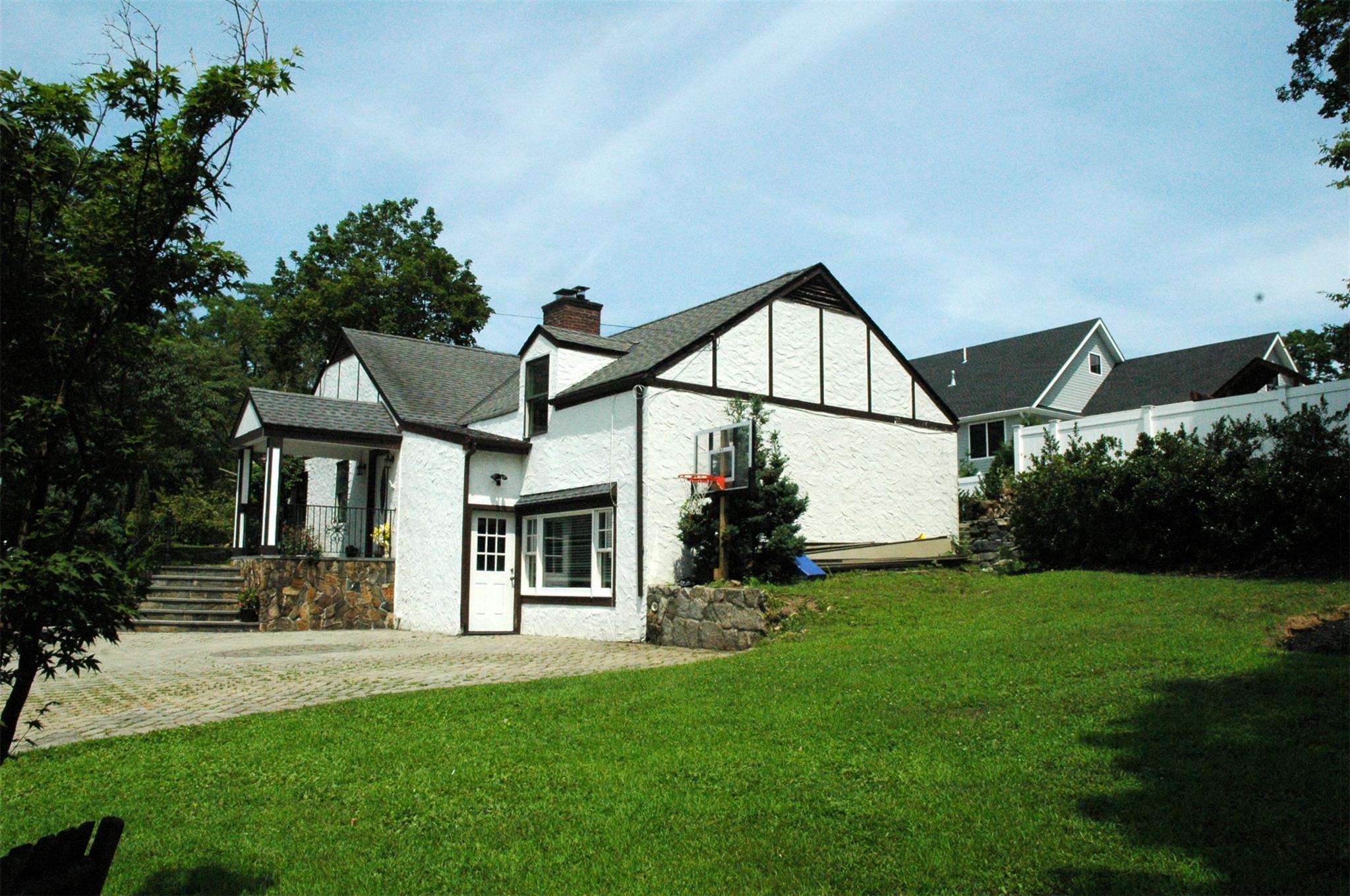 Property Photo: 20 E Annadale Street NY 10504