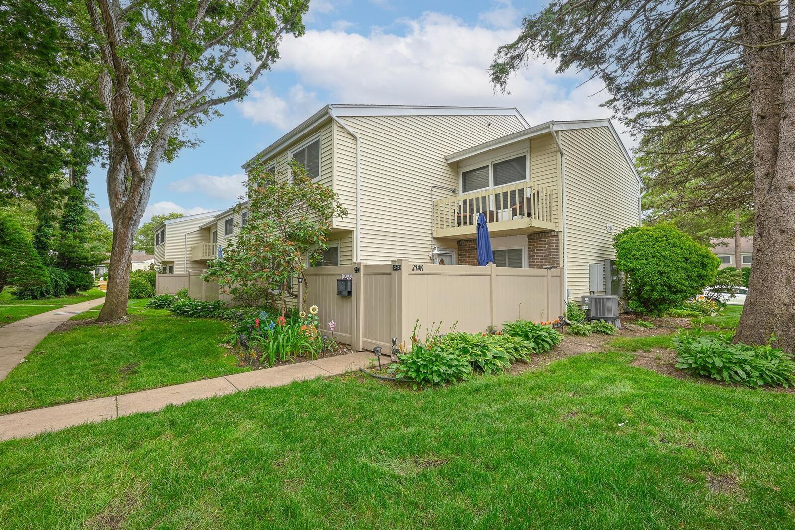 Property Photo:  214 Springmeadow Drive K  NY 11741 