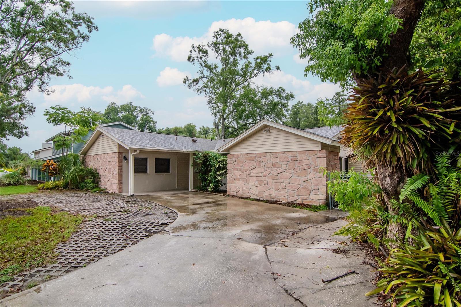 Property Photo: 3129 W Paris Street FL 33614