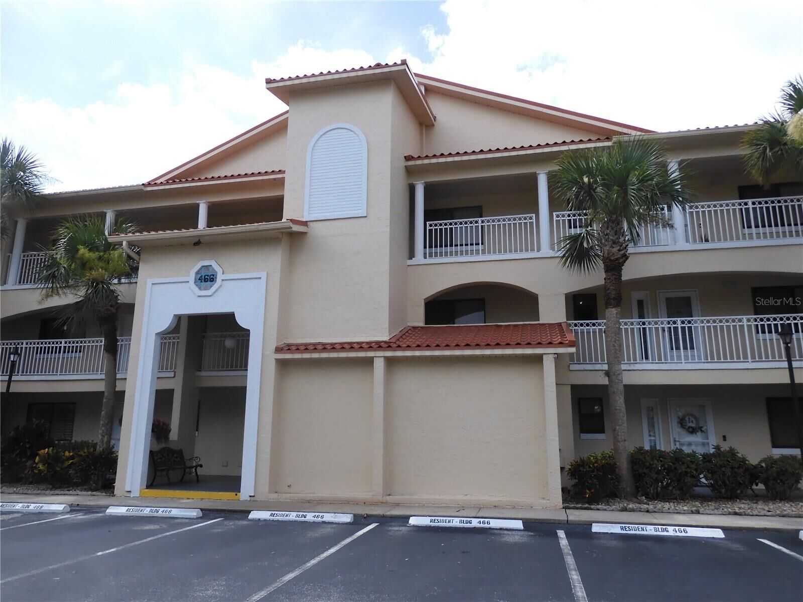 Property Photo: 466 Bouchelle Drive 204 FL 32169