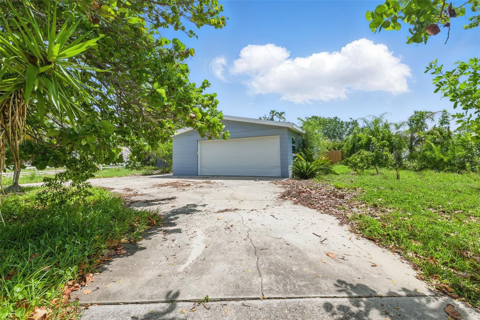 Property Photo: 4101 Shore Acres Boulevard NE FL 33703