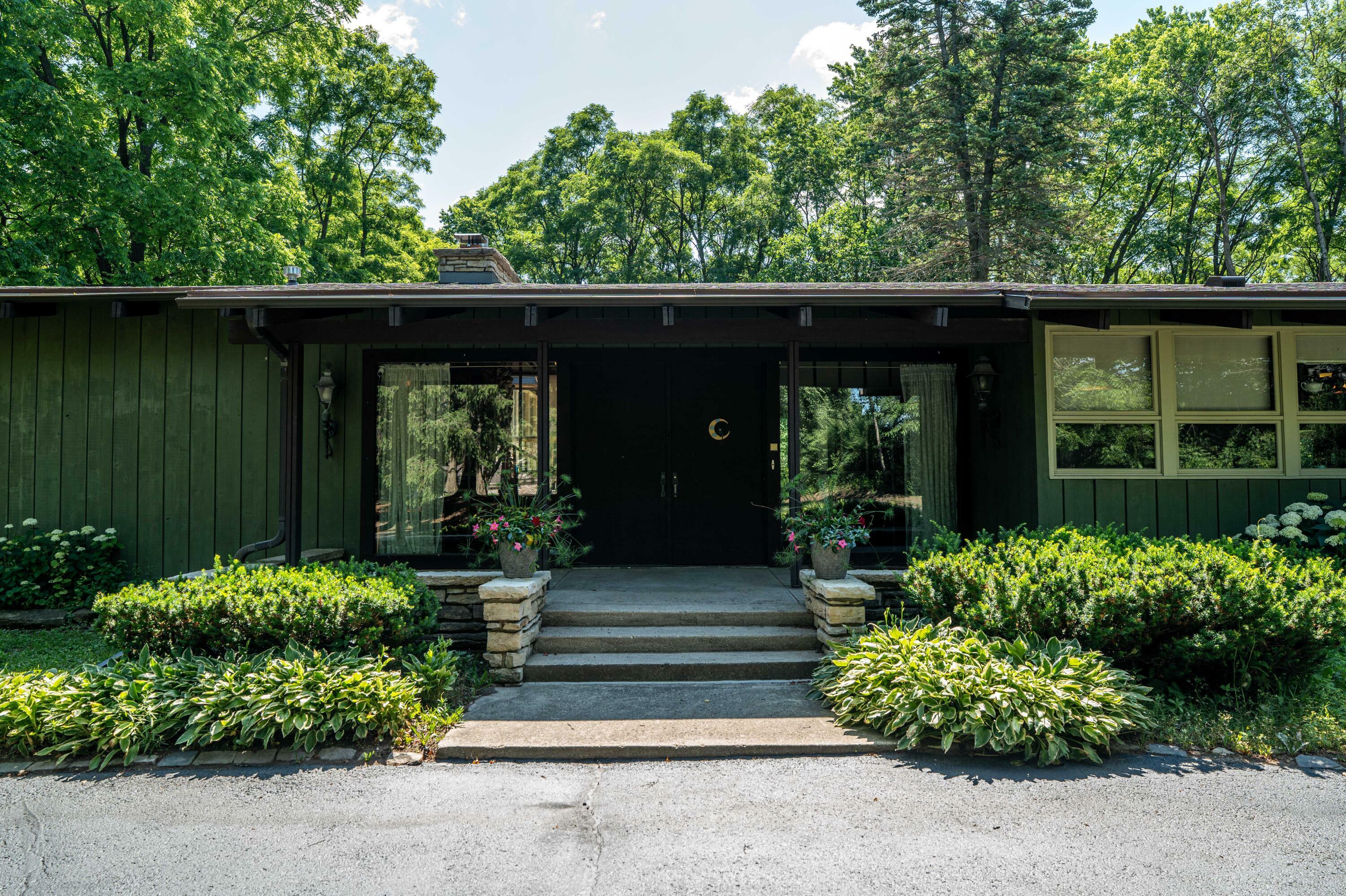 Property Photo: W220n7820 Golf View Ln WI 53089
