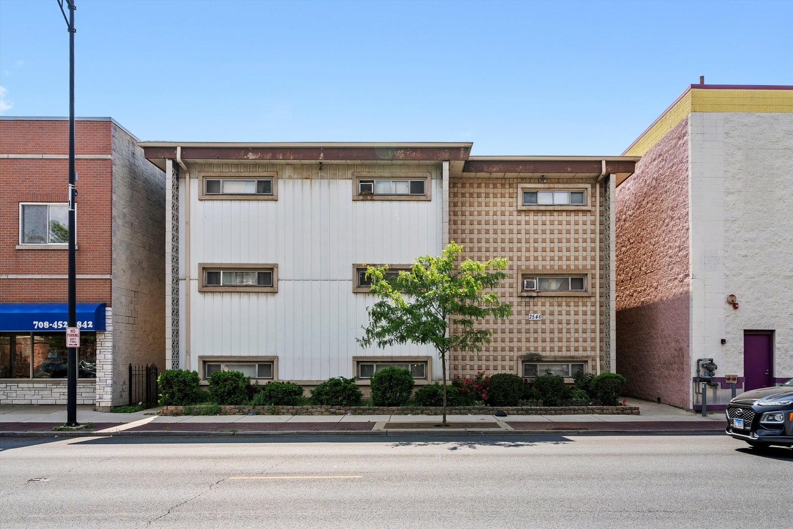 Property Photo: 2546 N Harlem Avenue Gb IL 60707