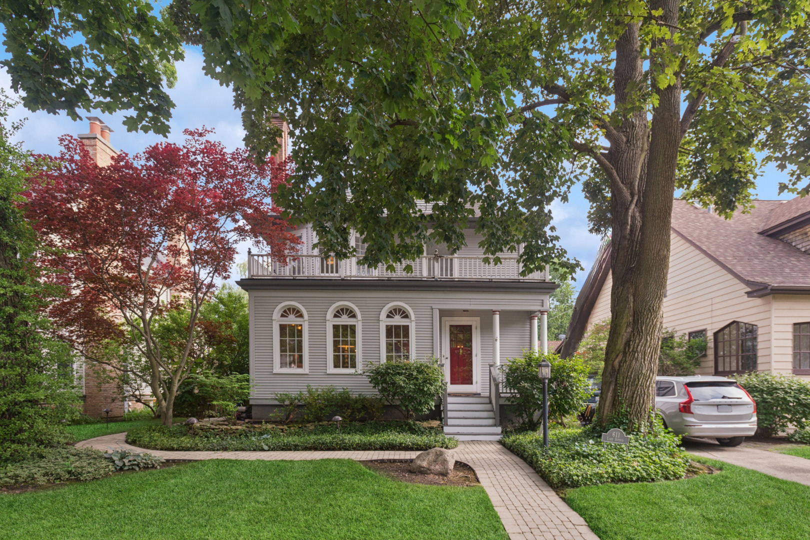 Property Photo:  611 Lake Avenue  IL 60091 