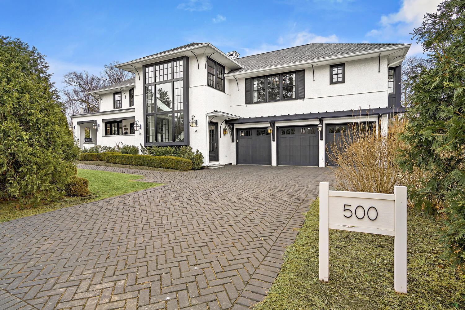 Property Photo: 500 S Edgewood Avenue IL 60525