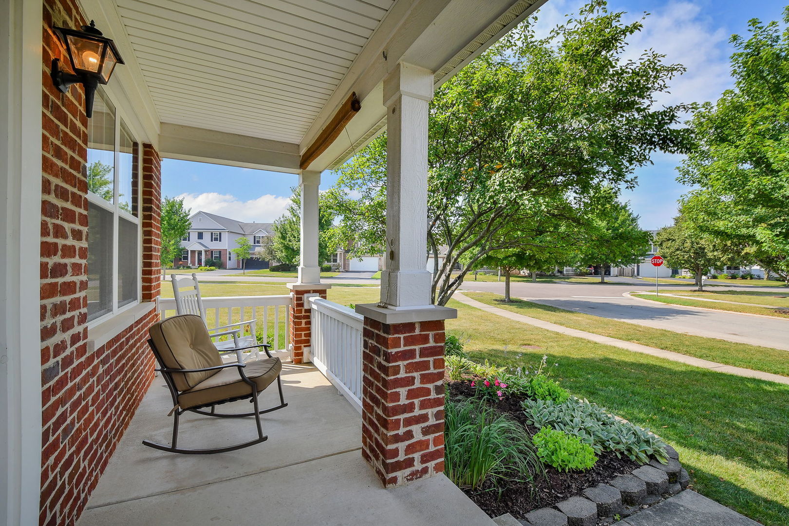 Property Photo:  808 Bonaventure Drive  IL 60543 